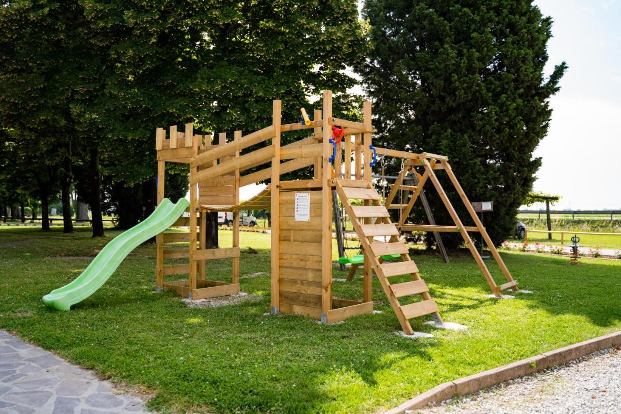 Agriturismo Isola Augusta Palazzolo dello Stella Екстериор снимка
