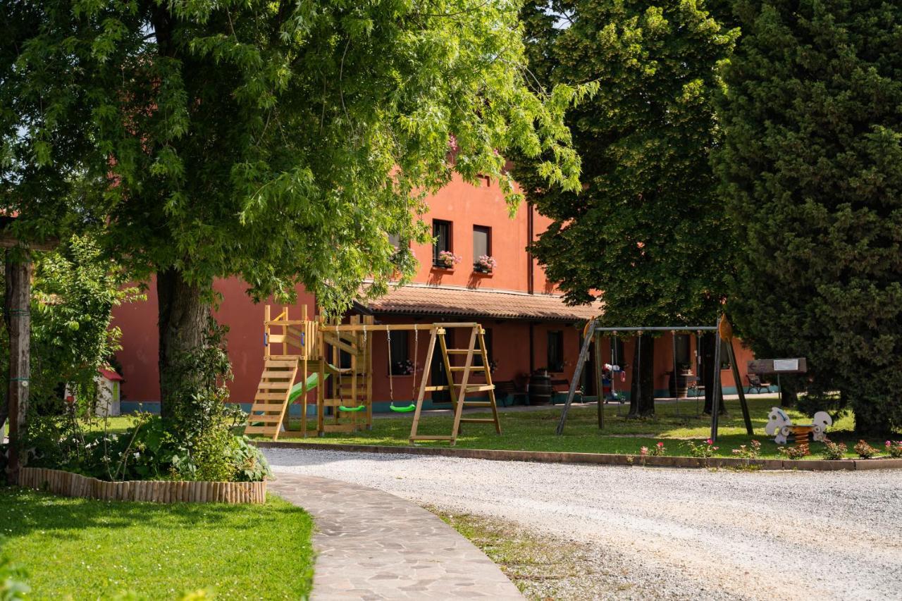 Agriturismo Isola Augusta Palazzolo dello Stella Екстериор снимка