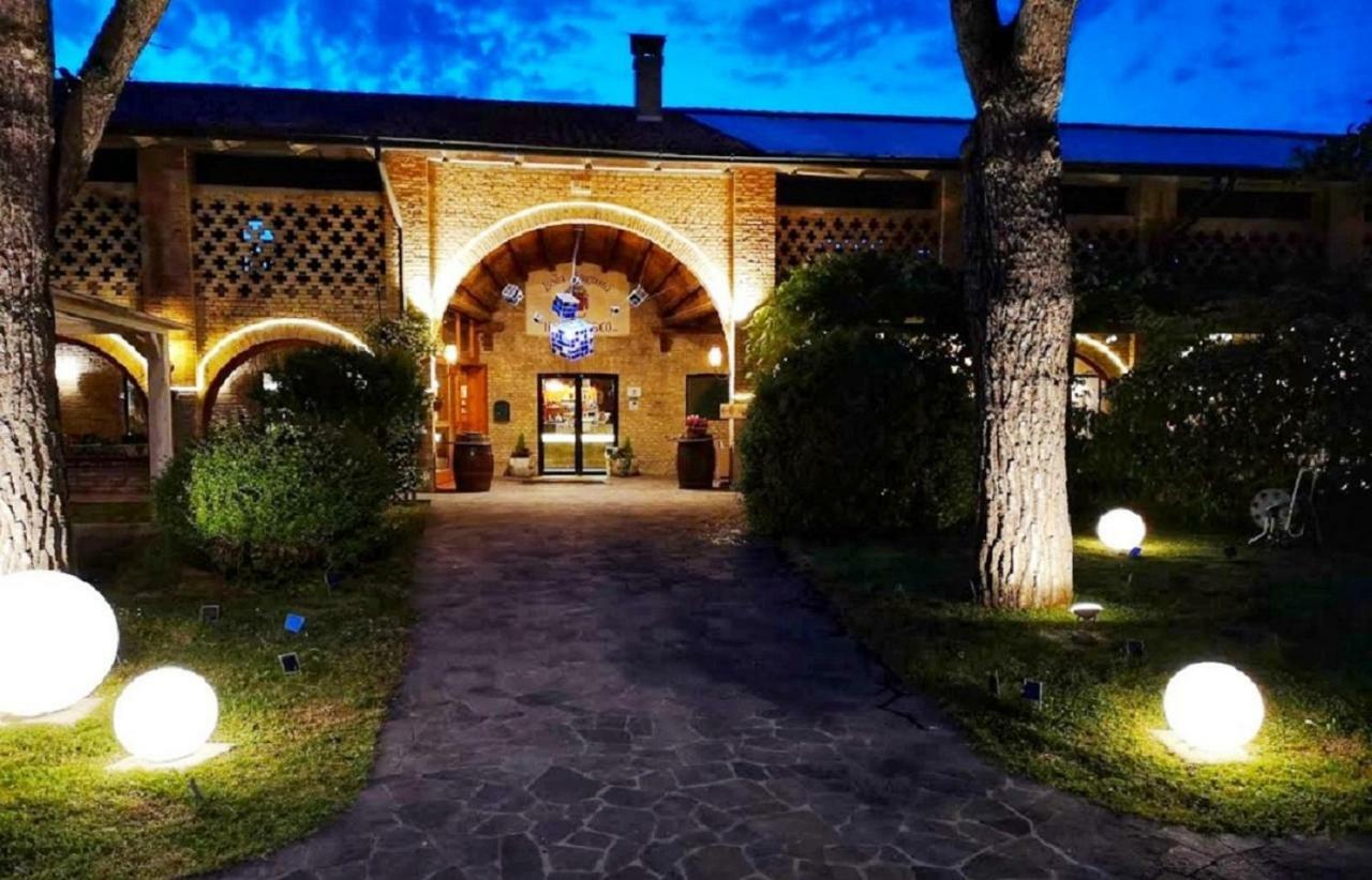 Agriturismo Isola Augusta Palazzolo dello Stella Екстериор снимка