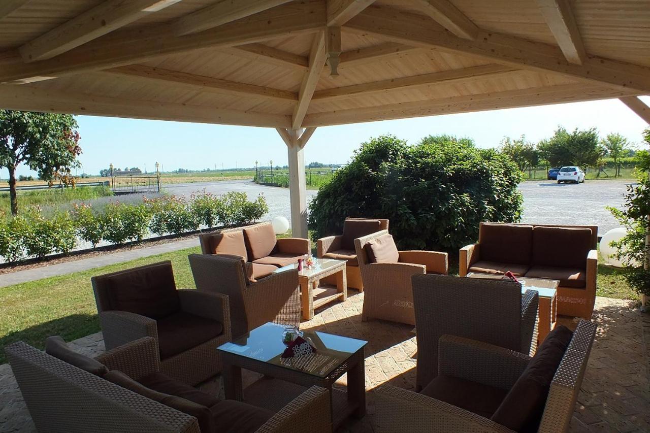 Agriturismo Isola Augusta Palazzolo dello Stella Екстериор снимка